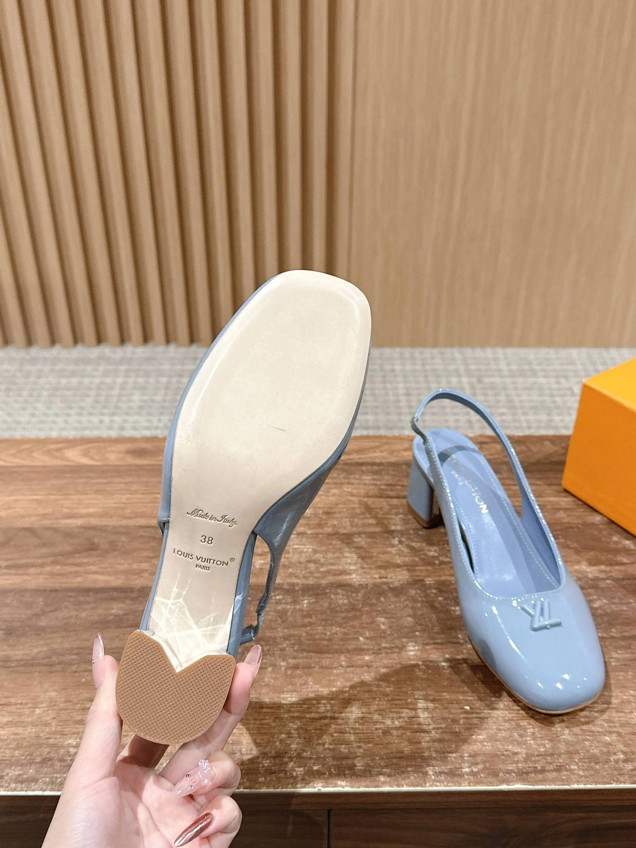 COCO-- 8V 1AGU49 Calfskin sheepskin Heel height：5.5CM item:E-X000D4125